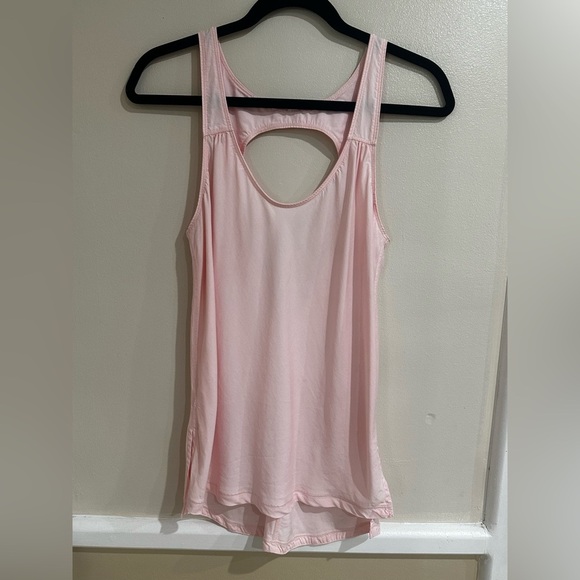 Lululemon sleeveless tank - Picture 1 of 4
